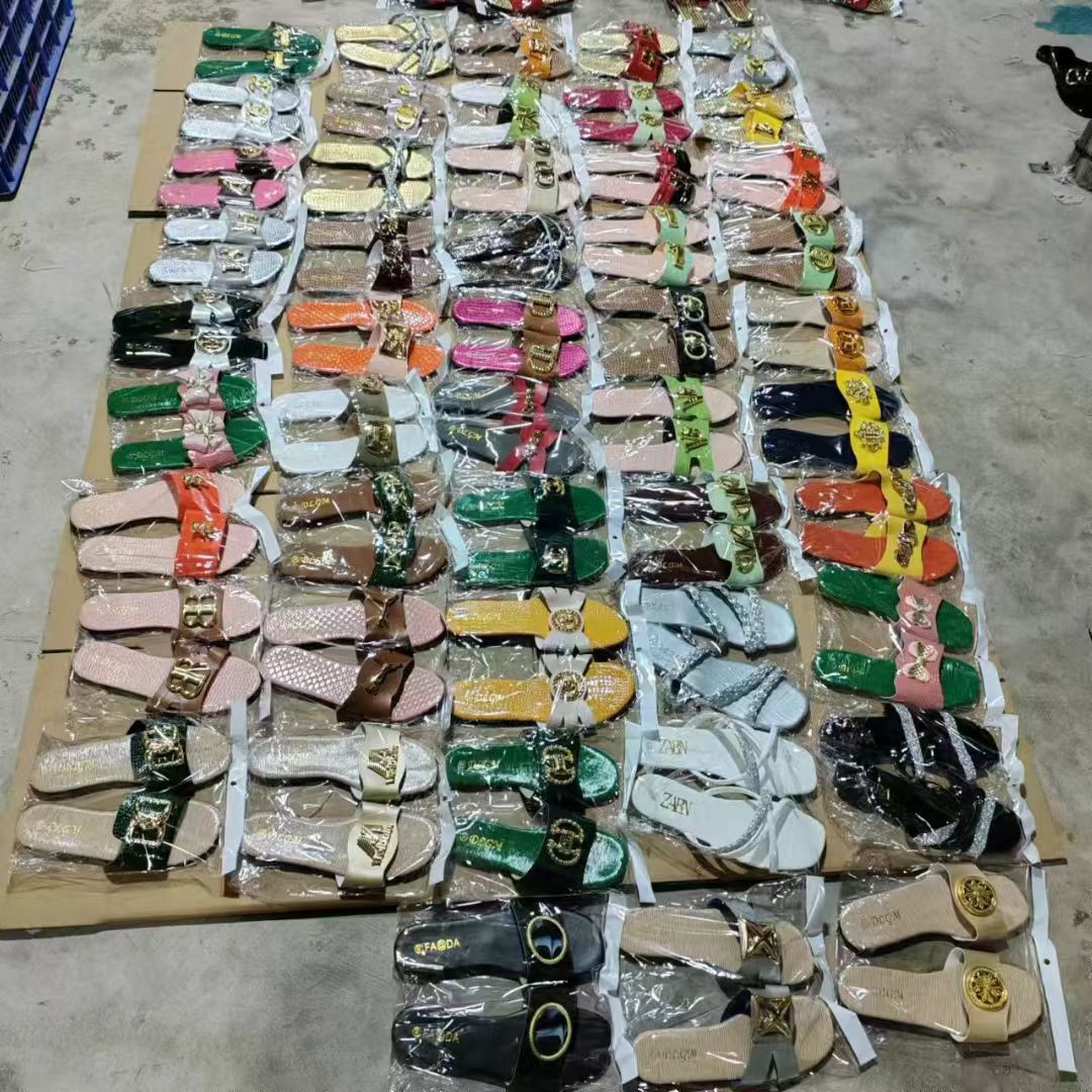 Women Slippers Mixed (150pcs)